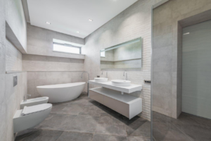 Aménagement de salle de bains : astuces et conseils pour un espace optimal